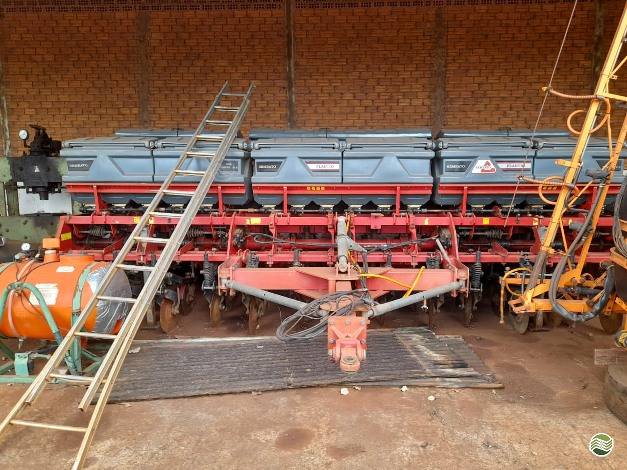 PLANTADEIRA SEMEATO SOL TOWER 13 Machine Tratores LAVRAS MINAS GERAIS MG